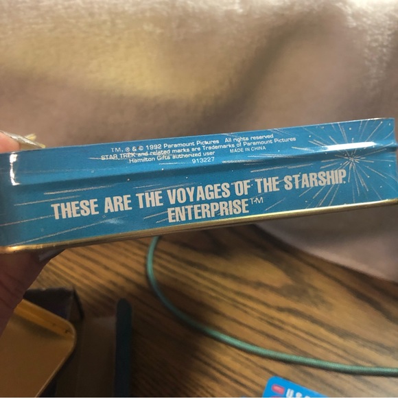 Star Trek the Next Generation playing cards in metal tin 108 cards - Picture 2 of 11